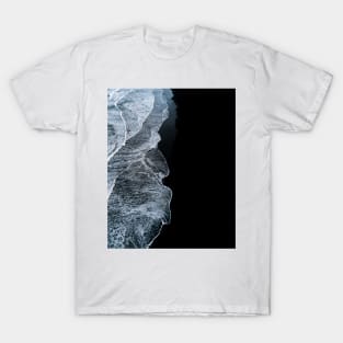 Minimalist waves and black sand beach in Iceland - Landscape Photography T-Shirt